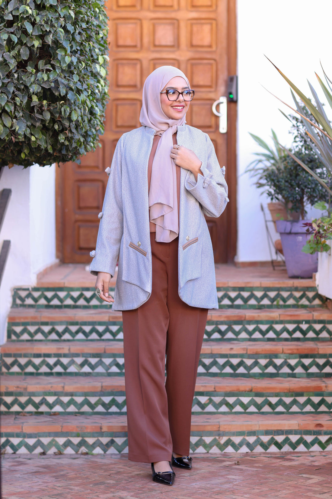 Manteau gris – Élégance intemporelle et caractère subtil